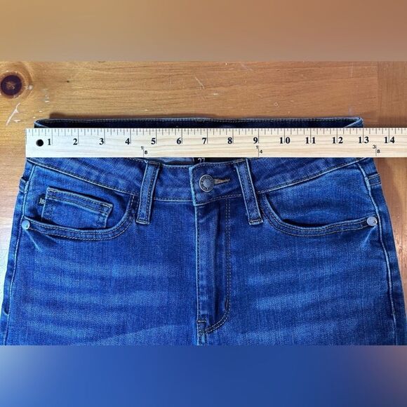 Judy Blue Women’s Capri Fit Jeans - Picture 4 of 8